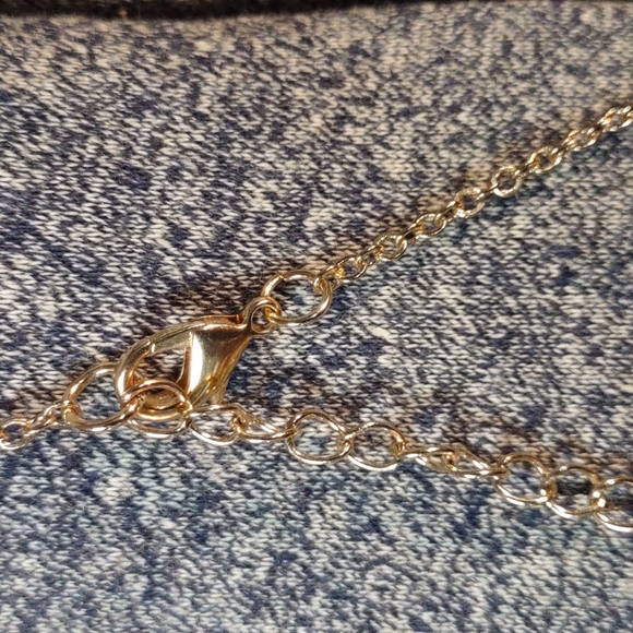 💎 Host Pick🎀Gold colored necklace with turquoise and light green beads - Picture 6 of 8